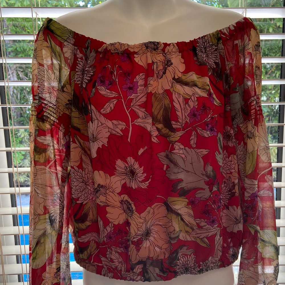 Guess Top - Off Shoulder Medium